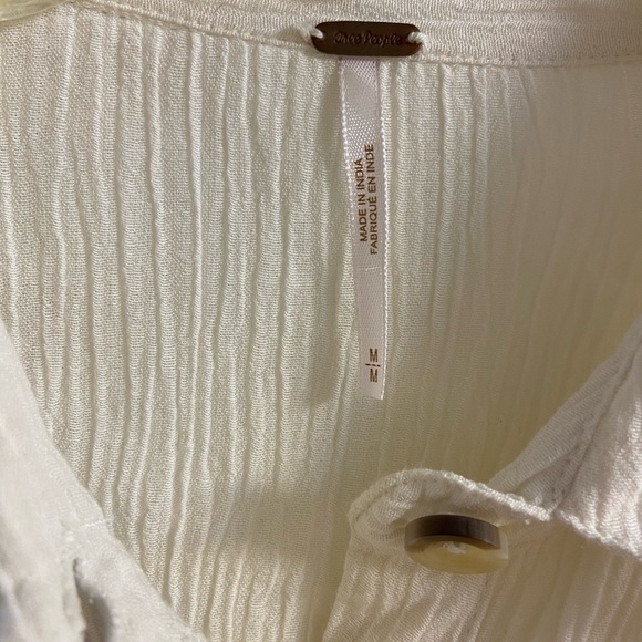 Free people Elegant Ivory Button-Down Shirt with Lace Accents Medium - Picture 7 of 8
